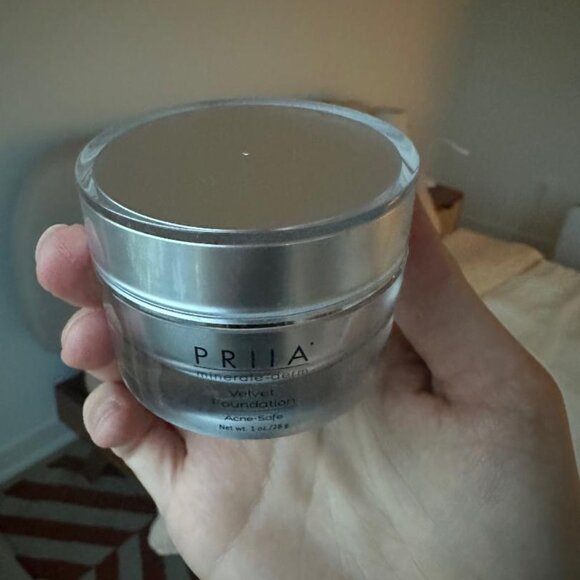 PRIIA® Cosmetics Velvet Foundation - Sandy Beige 28g - Picture 3 of 5